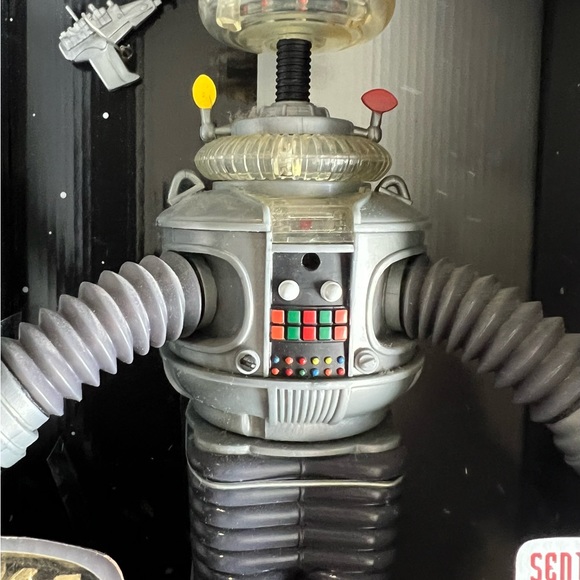 NIB Lost In Space ROBOT B-9 TALKING 1997 - Picture 4 of 13